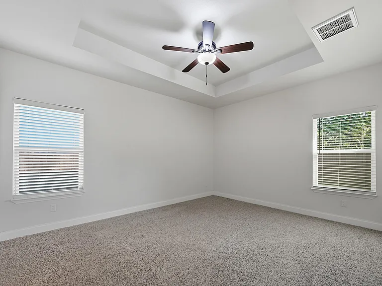 2911 Marshall St — Photo 12