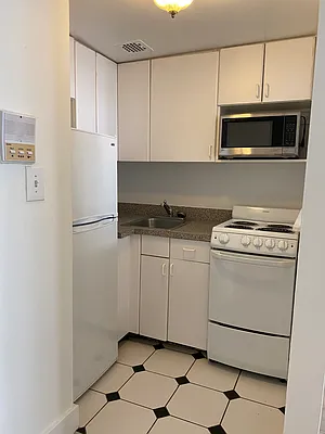 Rented by Mallory Management Corp | media 5