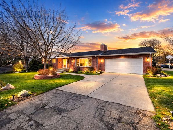 2127 E Evergreen Ave