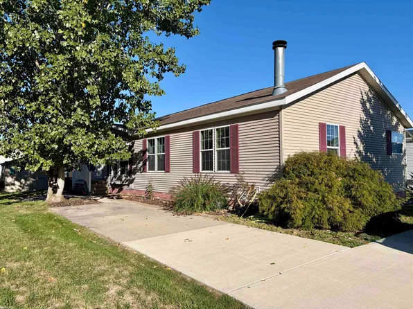 52517 Green Ash Ct, New Baltimore, MI 48051