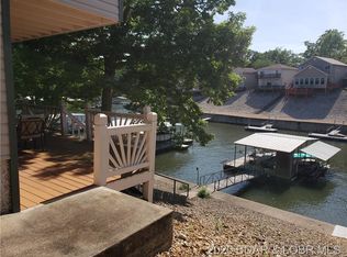 368 Shawnee Rd, Sunrise Beach, MO 65079