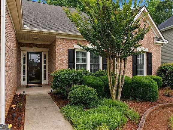 2nd image of 3923 Concord Walk Dr SE