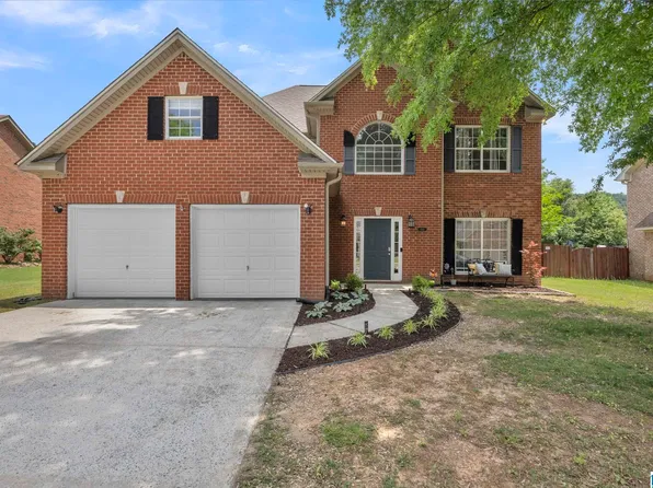 565 Forest Lakes Dr, Sterrett, AL 35147