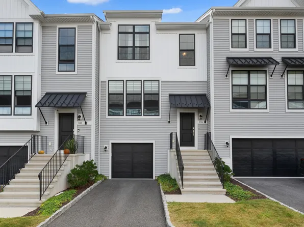 139 Brentwood Circle #139, Danbury, CT 06810