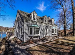 342 E Shore Trl, Sparta, NJ 07871