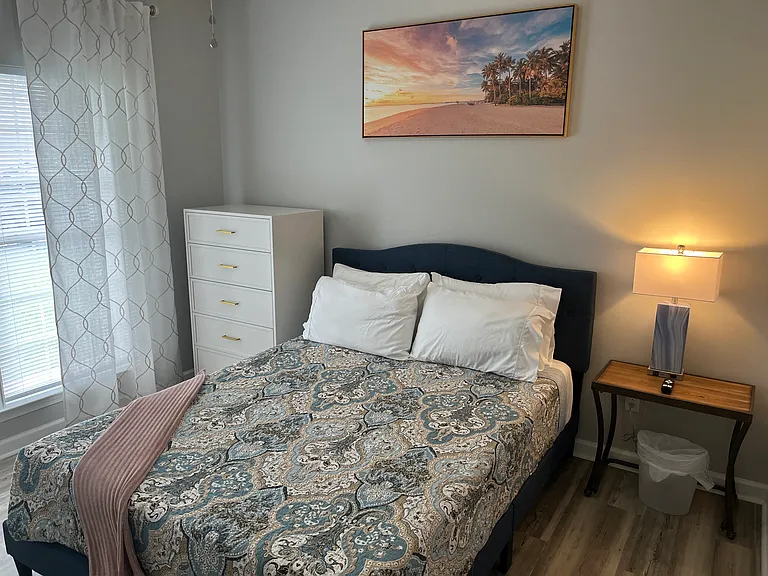 Bedroom #2 - Queen bed
