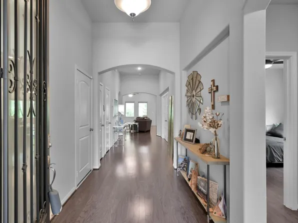 271 Little Dog Dr, Montgomery, TX 77356