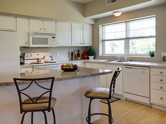 3rd image of 3474 Autumn Woods Dr