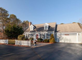 86 Jillianns Way, Cotuit, MA 02635