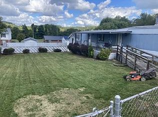 12 Lee Cir, Hurricane, WV 25526