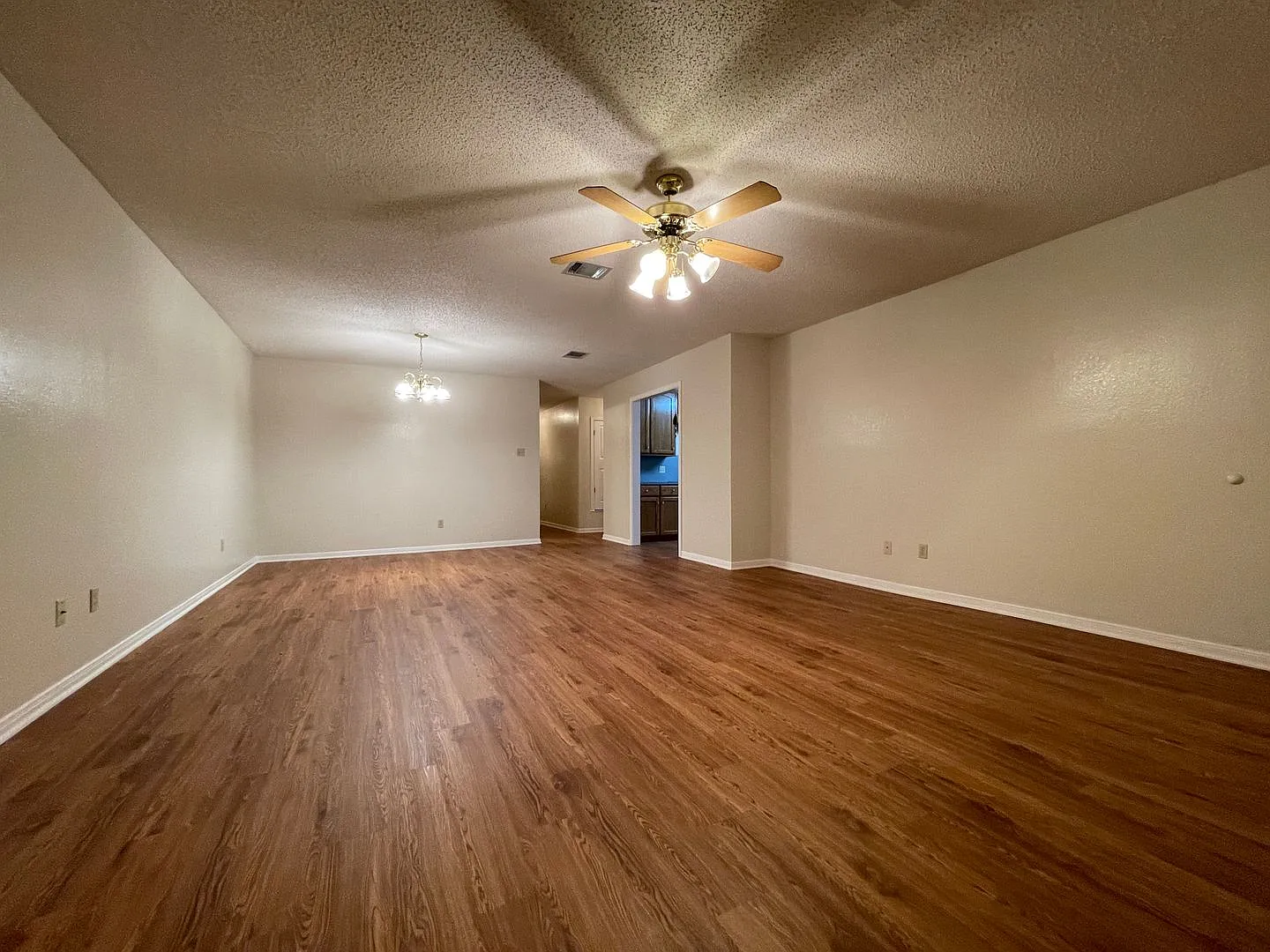 Duplex — Photo 2