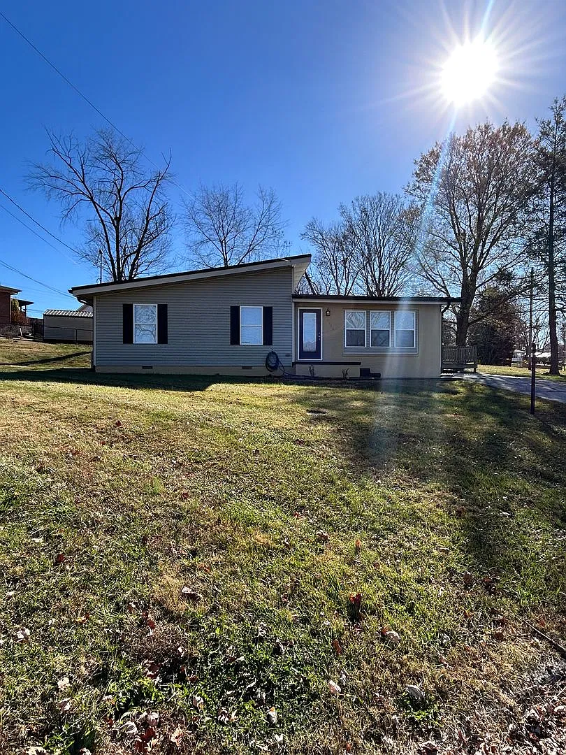 2128 Fir St, Morristown, TN 37813 — Photo 1