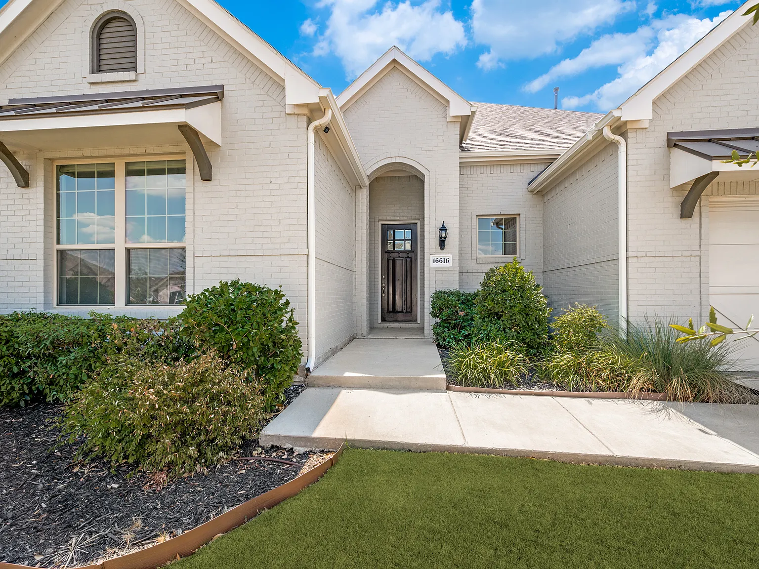 4 bed, 2663 sqft, $3,400 — Photo 1