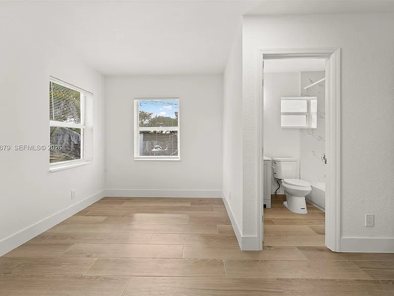 255 Beacom Blvd #DOWNSTAIRS — Photo 32