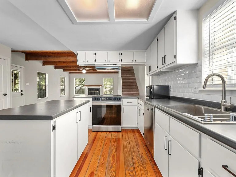 15002 Mettle Dr — Photo 11