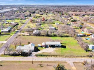 301 Lakeshore Dr, Hudson Oaks, TX 76087