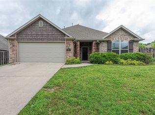 3077 N Autumn Rose Ave, Fayetteville, AR 72704