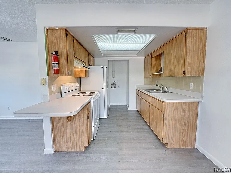 512 Long Ave #B — Photo 7