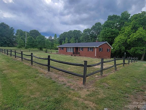 2nd image of 20403 State Highway 138
