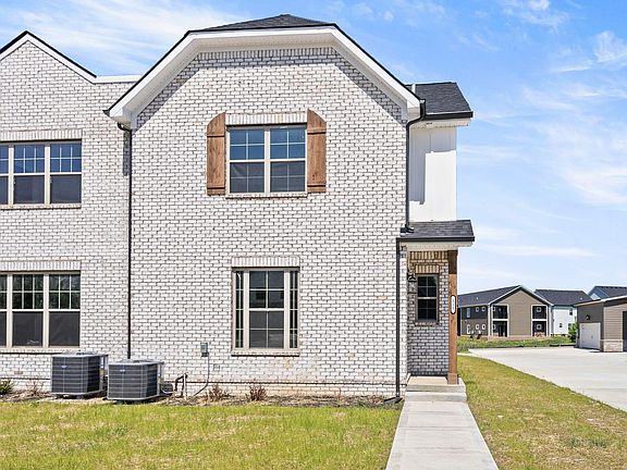 5th image of 111 Blackberry Ln