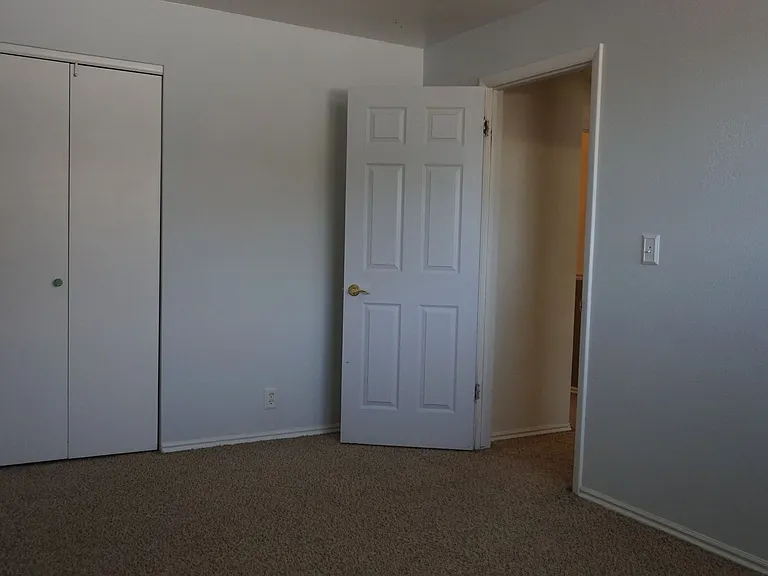 406 E 3335 S #15 — Photo 10