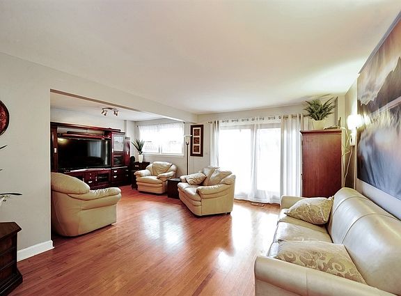 2nd image of 6733 N Monticello Ave