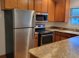 120 Twin Oaks Dr #12, Joliet, IL 60431