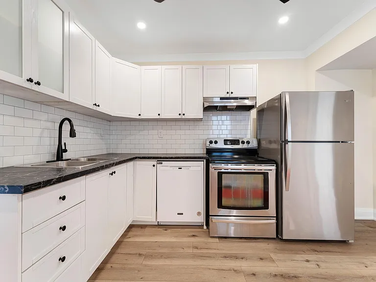137 Carruthers Ave #1 — Photo 3