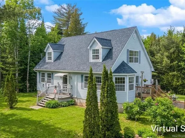 24 Kuzyk Ct, Burton, NB E2V 4V5