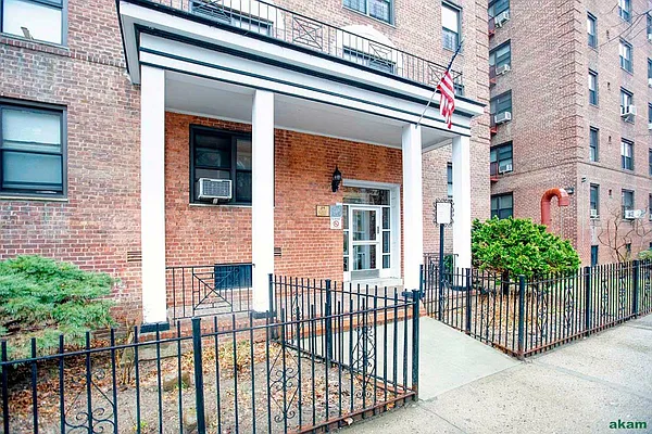 Sold by Akam Sales and Brokerage | media 20