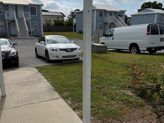 4th image of 3606 Tiki Dr APT 213
