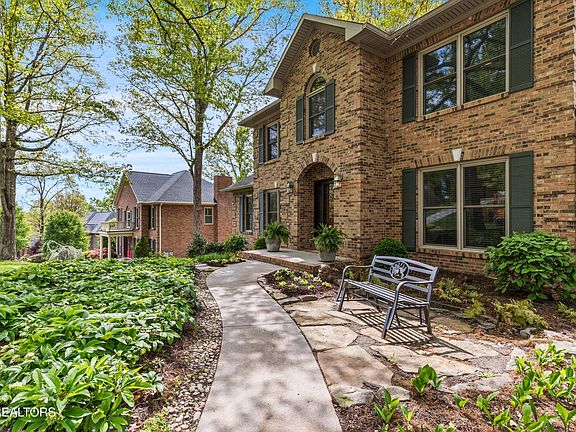 4th image of 10617 Summit Mountain Ct