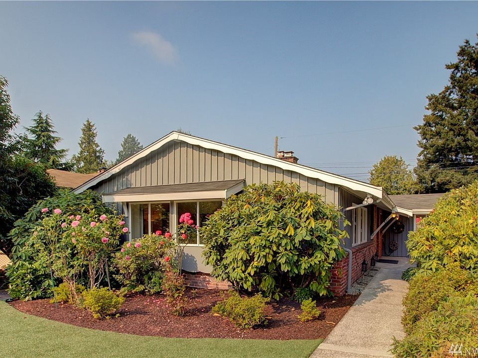 Welcome to 6317 44th Ave SW!