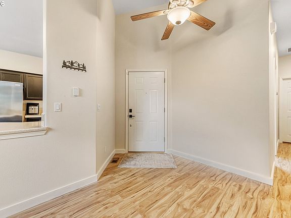 3rd image of 2433 NE Cafe Way