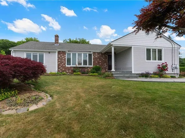 6 Varnum Ave, Bristol, RI 02809