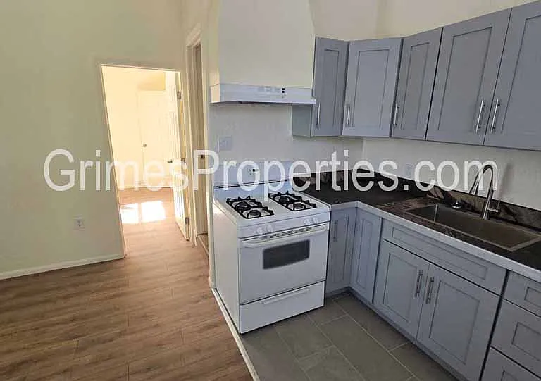 2613 McEarl Ave SE #2601-A — Photo 4