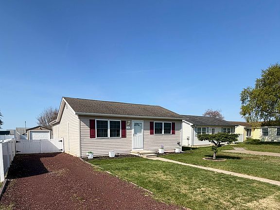 3rd image of 134 Shadeland Ave