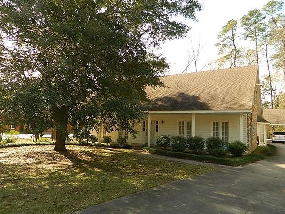3rd image of 404 Evergreen Dr