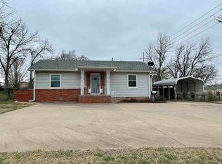 1012 E Hartford Ave, Ponca City, OK 74601