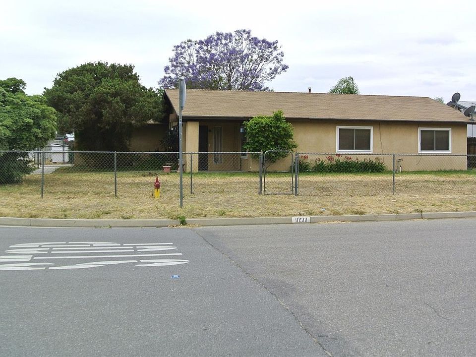 2nd image of 10501 Cave Ave