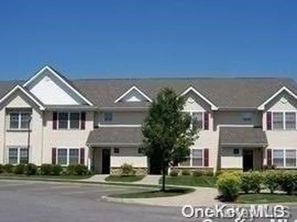 18 Morley Circle #., Melville, NY 11747