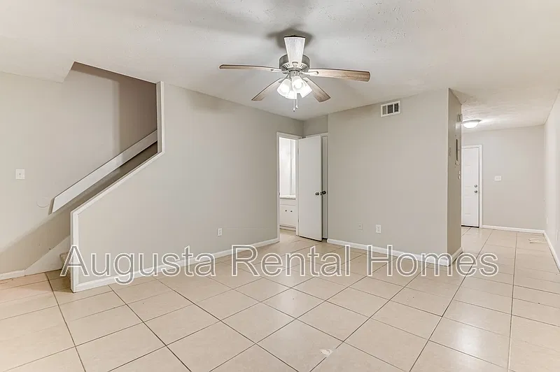 140 Chalet North Ct