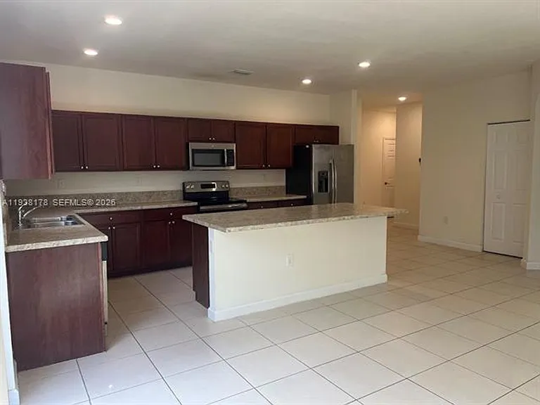 191 SE 35th Ave #191 — Photo 44