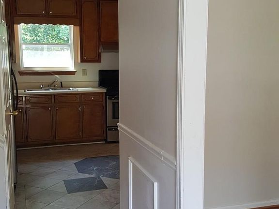 5th image of 2211 Boone Pl
