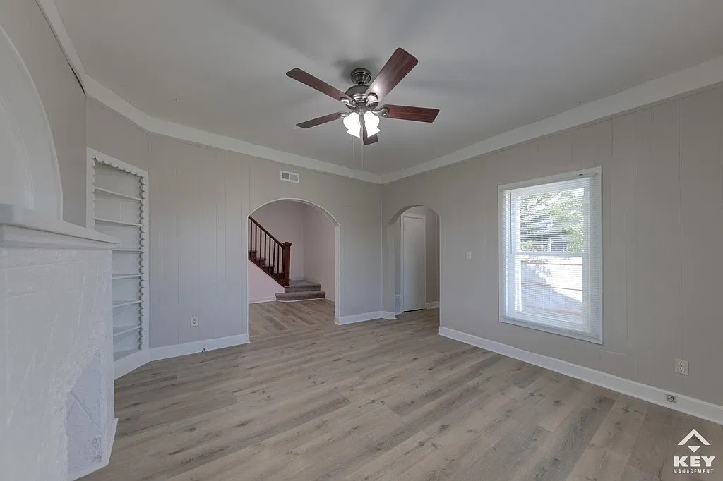 2 bed, 1.5 bath, 850 sqft, $1,145 — Photo 4