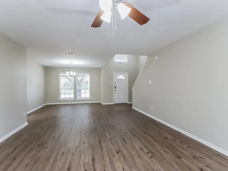 31107 Perlican Dr — Photo 5