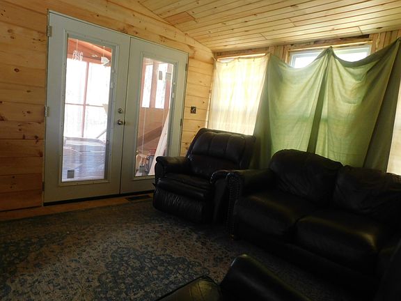 3rd image of 1023 Delaware Dr
