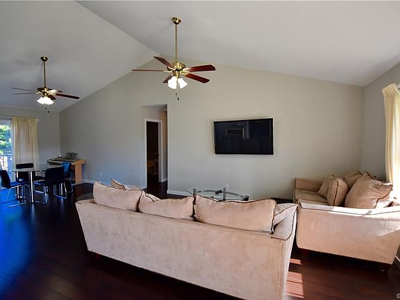 5th image of 7718 Nathan Ln