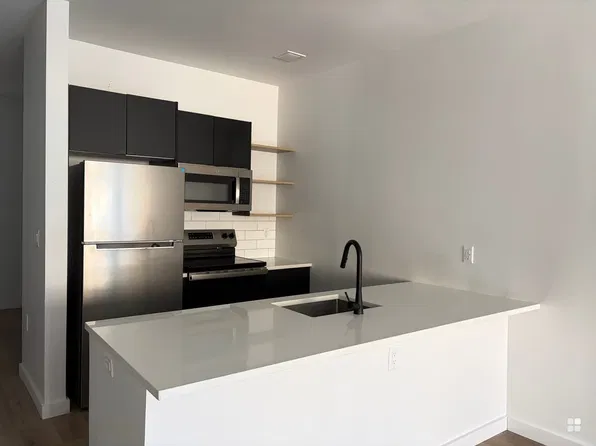 492 Market St #201, Newark, NJ 07105