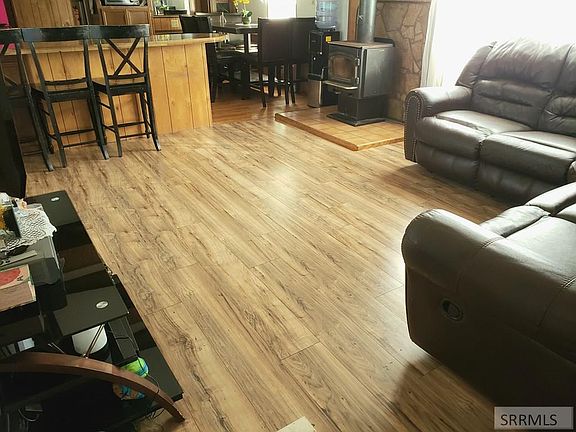 2nd image of 740 Lupine Cir